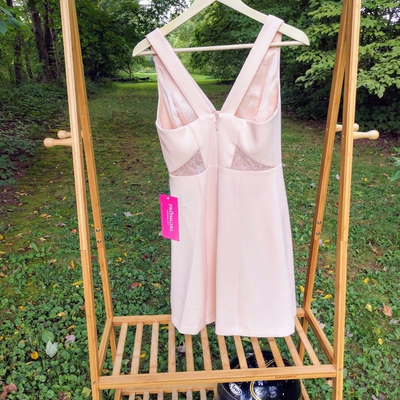 Dress - Picture 5 of 5